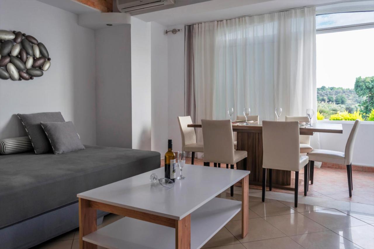 פוטוס Kapahi Seaview Hotel Apartments מראה חיצוני תמונה
