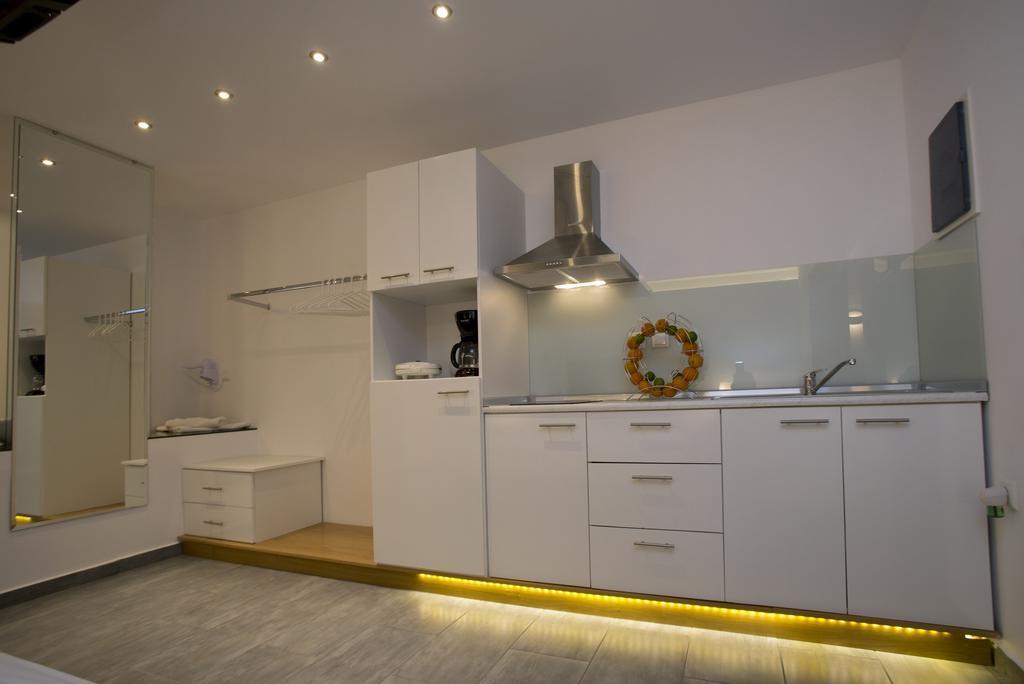 פוטוס Kapahi Seaview Hotel Apartments מראה חיצוני תמונה