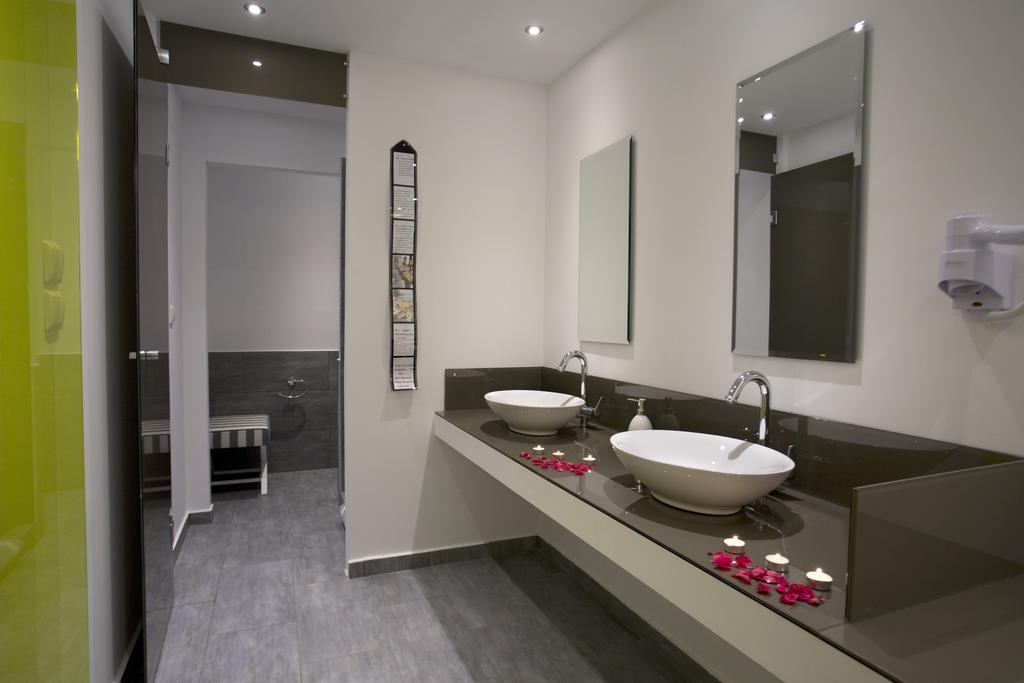 פוטוס Kapahi Seaview Hotel Apartments חדר תמונה